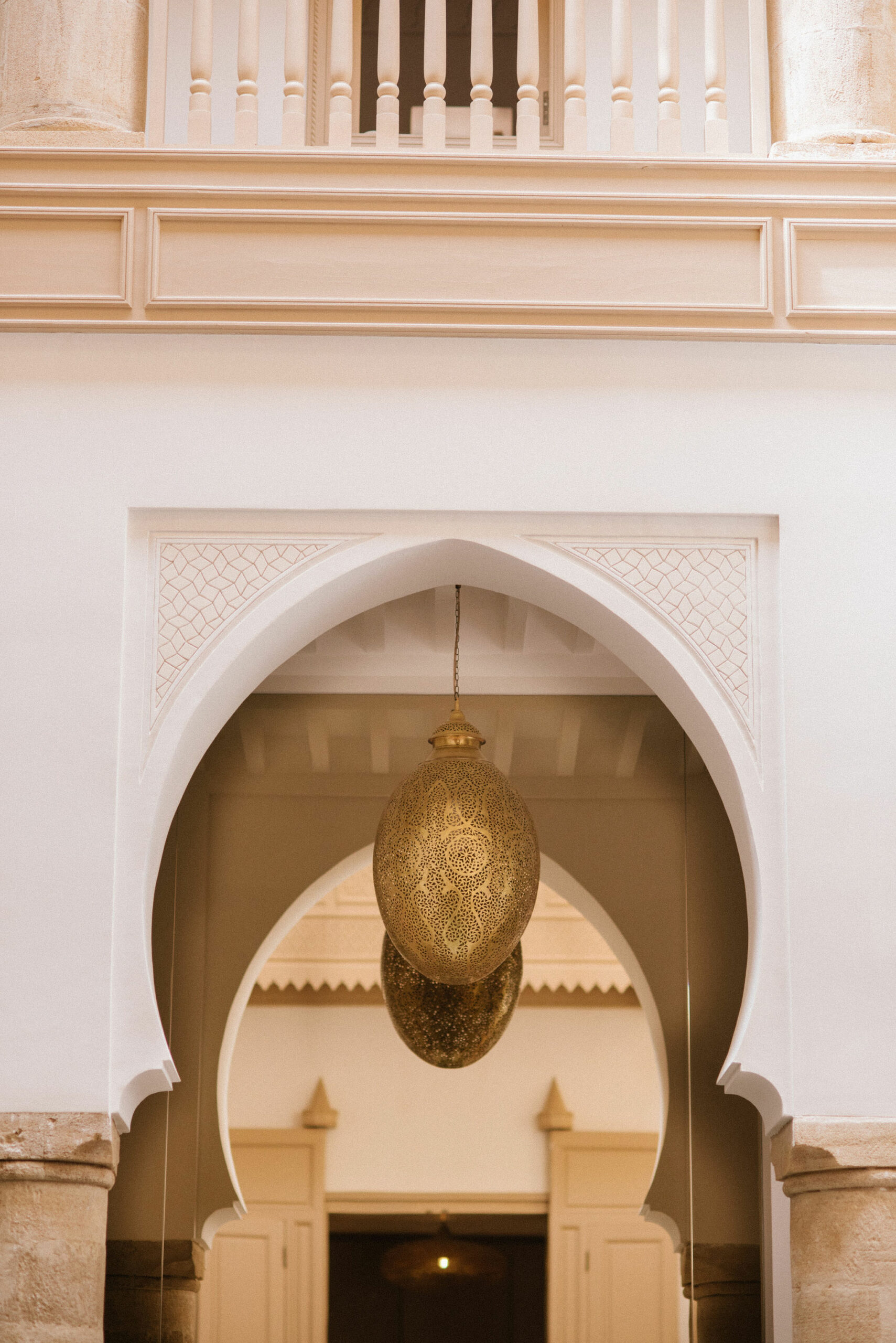 detail arc marocain sculpté riad Marrakech